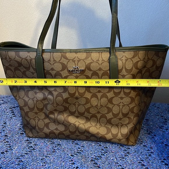 Need a great Coach bag, here it is! - Picture 5 of 6